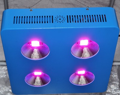09.11.2015г LED светильник Dominator 800W COB Работающий в подвесе